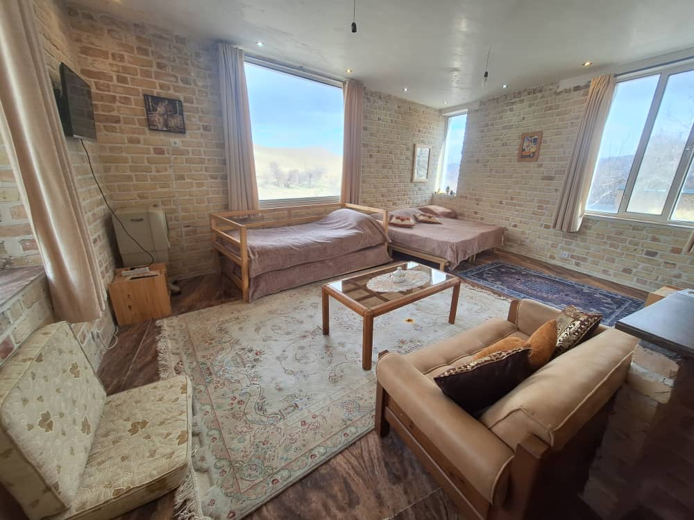 سوییت 103 سوییت 103